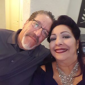 Meet your Posher, Carlos